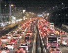 İstanbul Trafiğinde sıradan iki saat