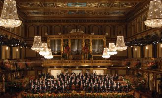 Viyana Filarmoni Orkestrasını Dinlerken