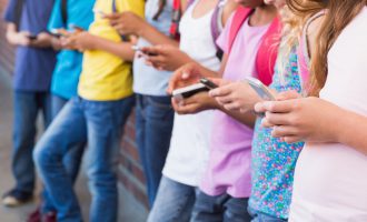 Aydınlanma Çağı’ndan Oyalanma Çağı’na: Modern Öznenin Çözülüşü ve Ağ-bilincin Yükselişi